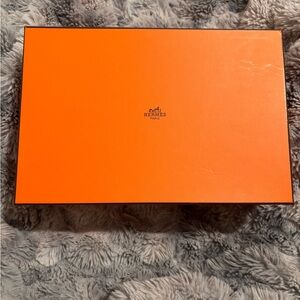 Hermès Signature Orange Gift Box